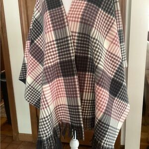 RACHEL Rachel Roy Gray Textured Shawl